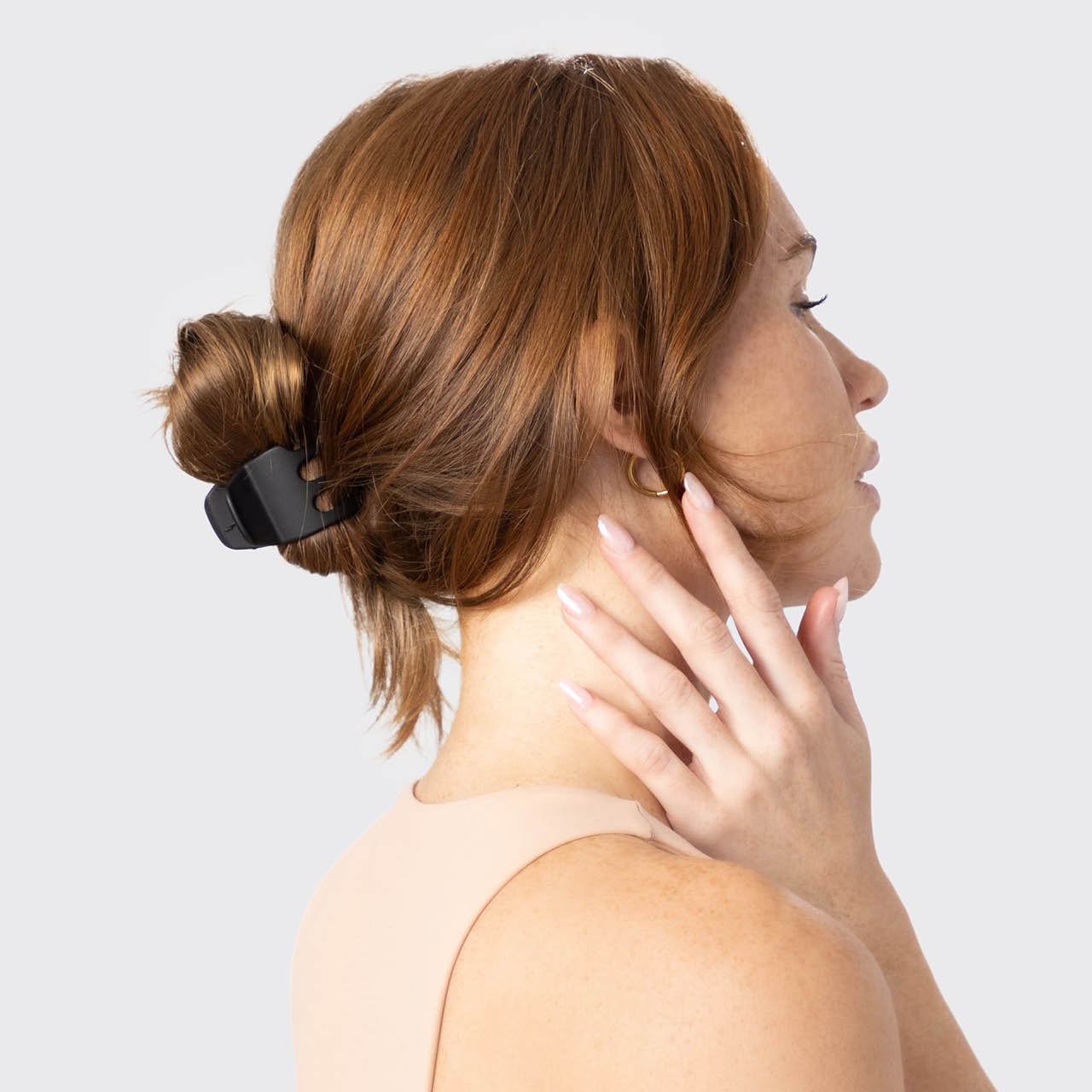 4888-EcoFriendly-MediumClawClips-2pc-Model-Hair-Black_Tort-2-1280x1280px_4bf1b238-0e68-49dd-ad3c-08225b3675d3.jpg
